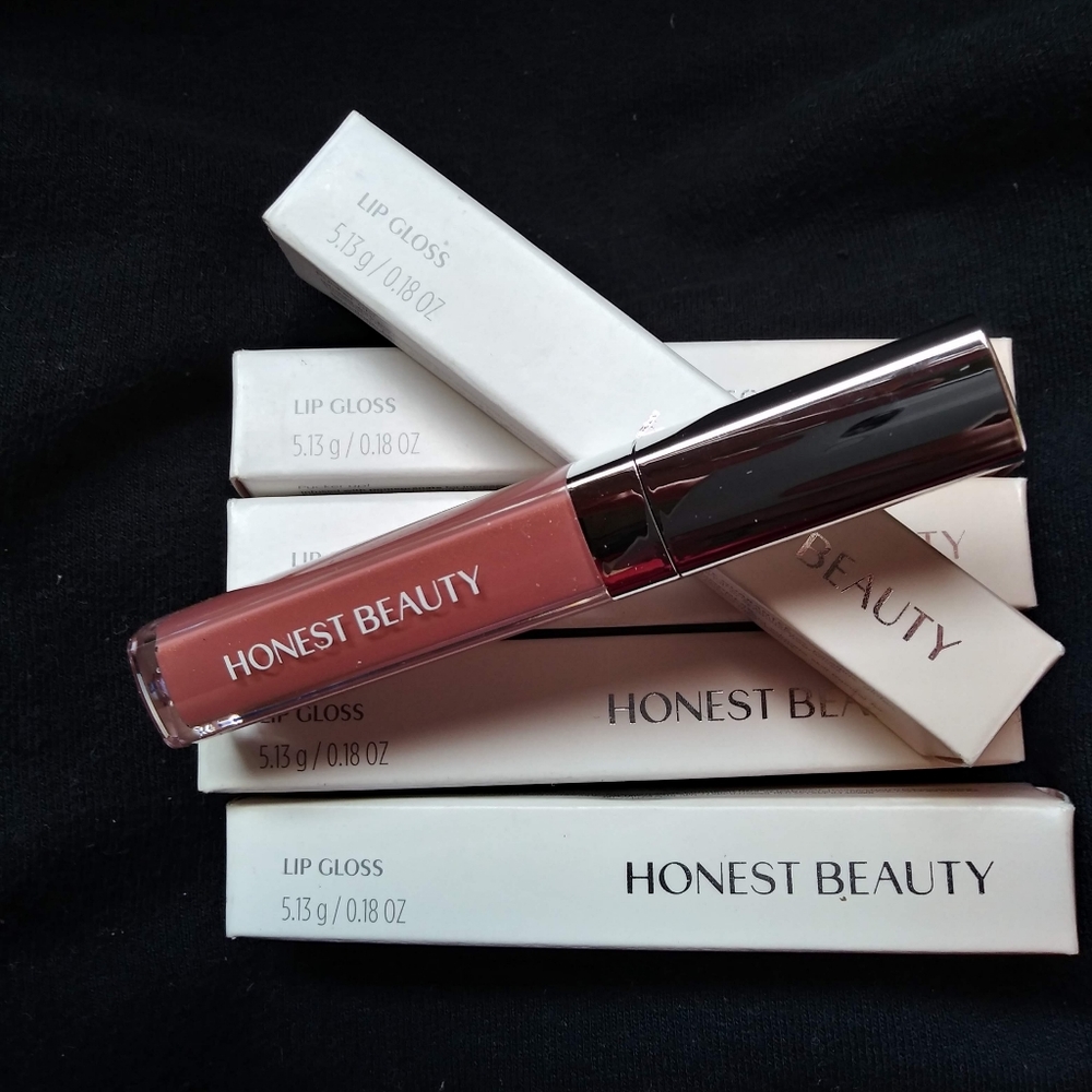Honest Beauty Generous Kiss Lipgloss